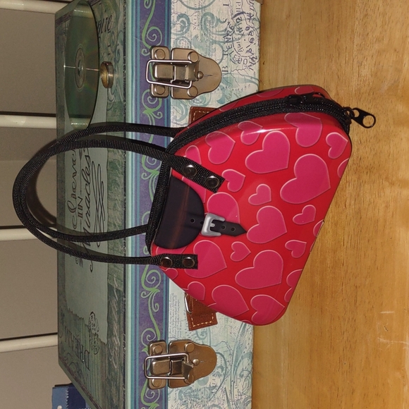 Rare Red Hearts Novelty Purse (Limited Run) - Picture 5 of 9